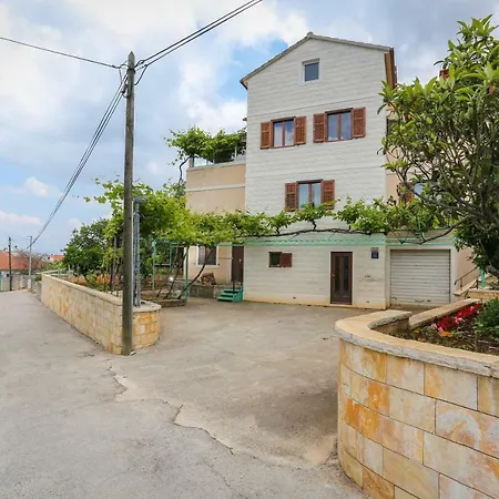 Keko Apartmán Supetar