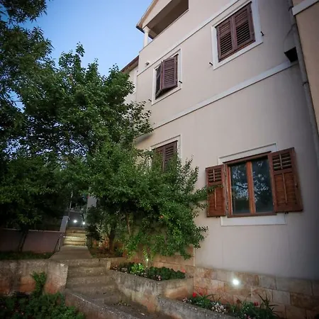 Apartment Keko Supetar